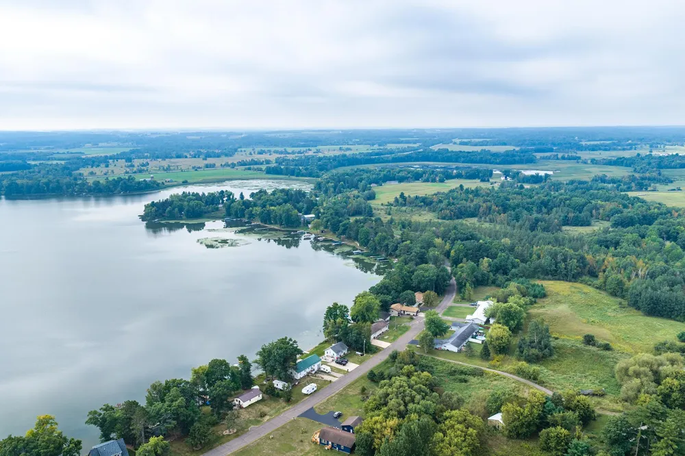 812 Magnor Lake Lane Clayton, WI 54004