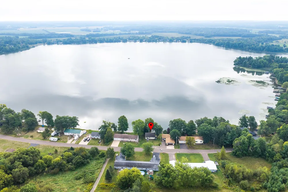 812 Magnor Lake Lane Clayton, WI 54004