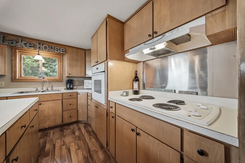 812 Magnor Lake Lane Clayton, WI 54004