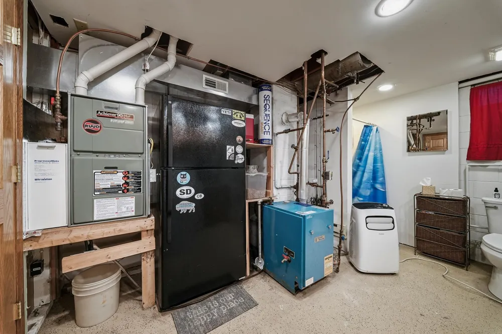 812 Magnor Lake Lane Clayton, WI 54004