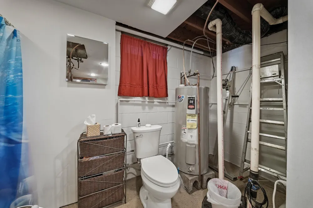 812 Magnor Lake Lane Clayton, WI 54004