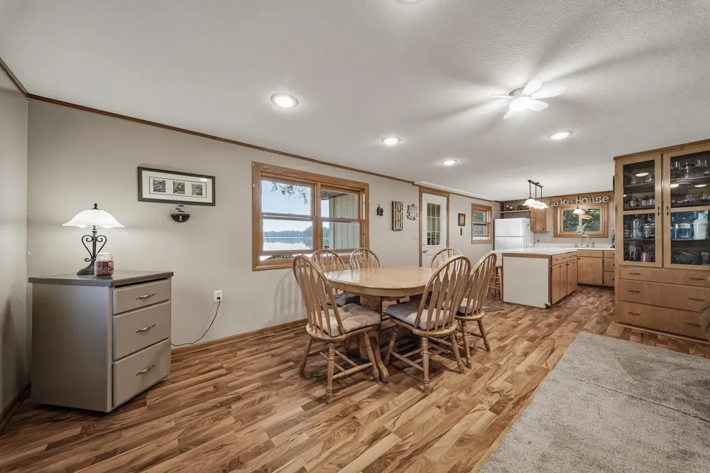 812 Magnor Lake Lane Clayton, WI 54004