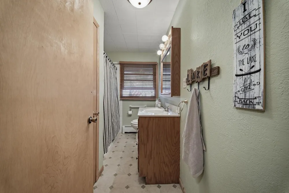 812 Magnor Lake Lane Clayton, WI 54004
