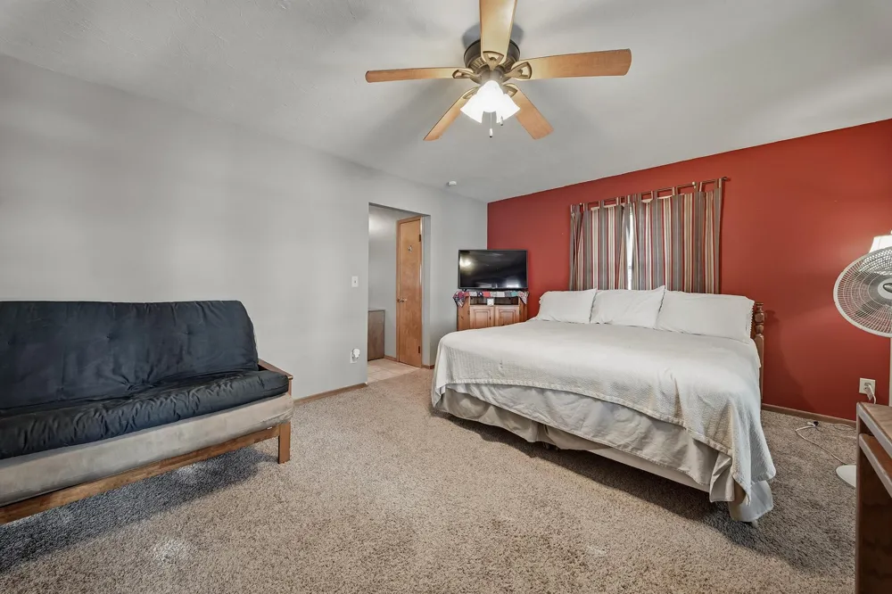 812 Magnor Lake Lane Clayton, WI 54004
