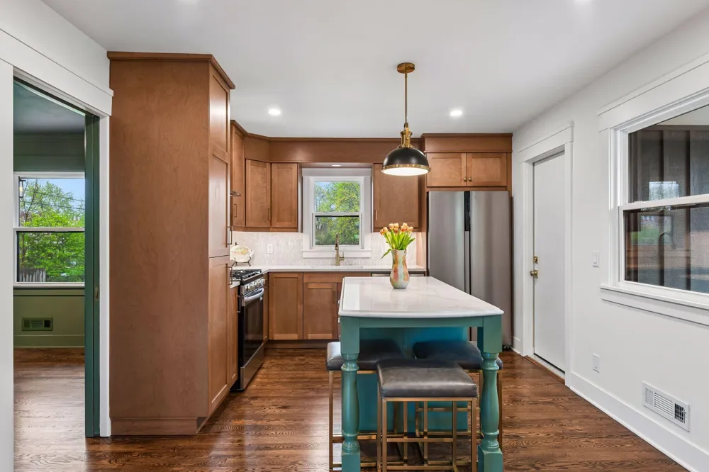 4625 Valley View Road Edina, MN 55424