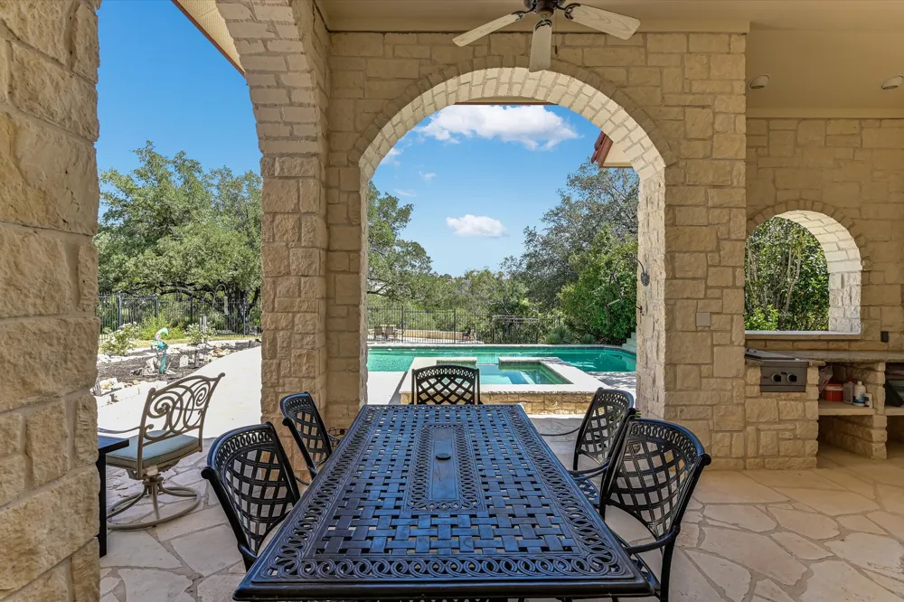 1001 Wesley Ridge Drive Spicewood, TX 78669