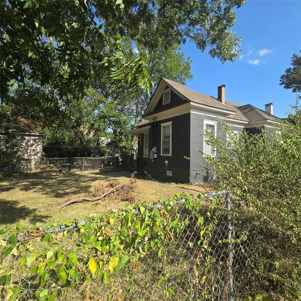 1031 W Morgan Street Denison, TX 75020