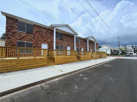 711 7th Street #4