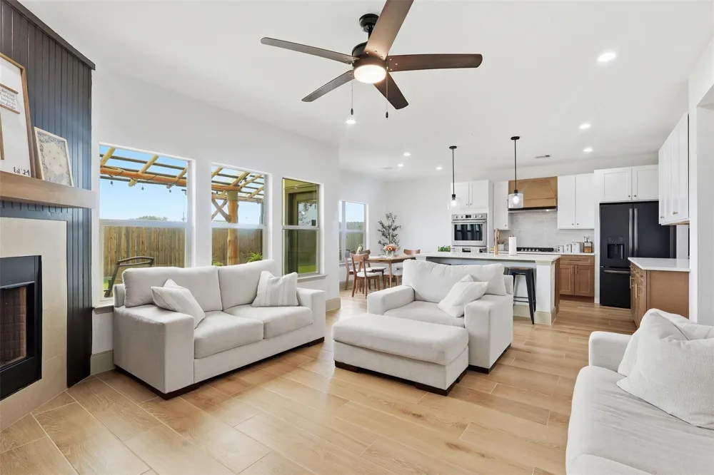 4909 E Meadow Drive Deer Park, TX 77536