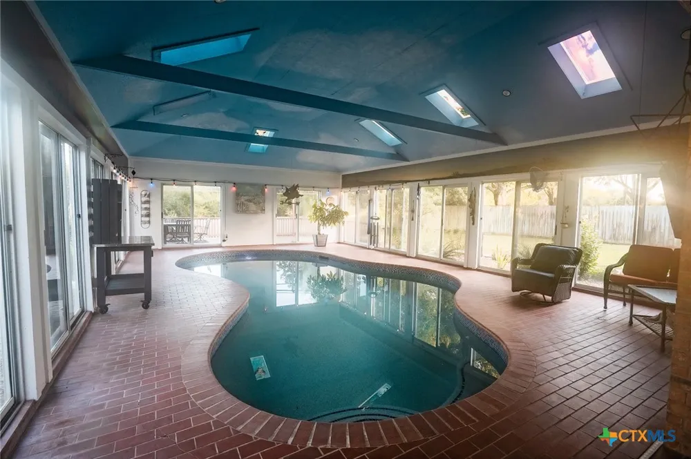 303 Woodlands Lane Victoria, TX 77904
