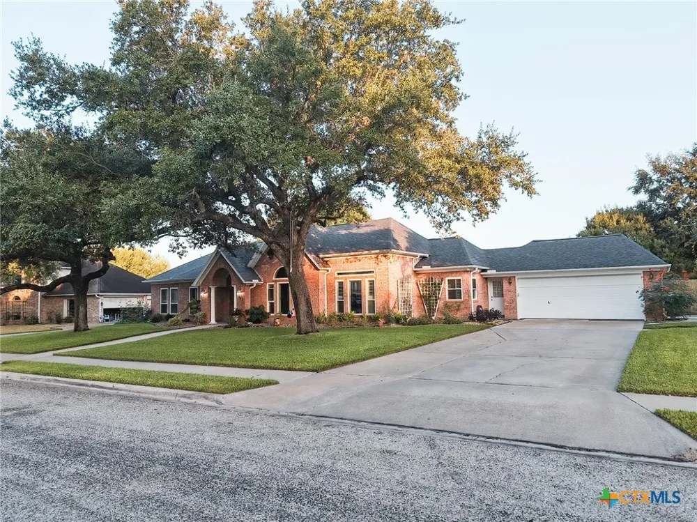 303 Woodlands Lane Victoria, TX 77904