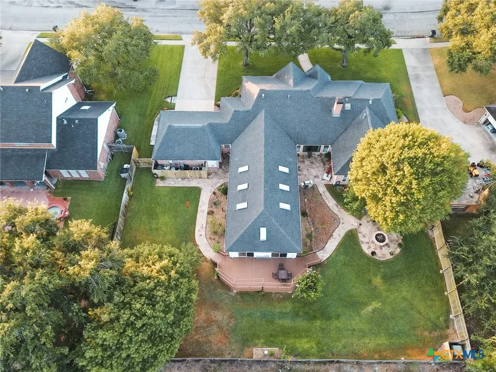 303 Woodlands Lane Victoria, TX 77904