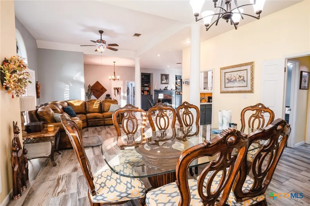 303 Woodlands Lane Victoria, TX 77904