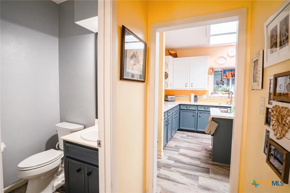 303 Woodlands Lane Victoria, TX 77904