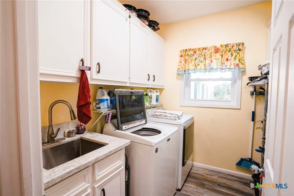 303 Woodlands Lane Victoria, TX 77904