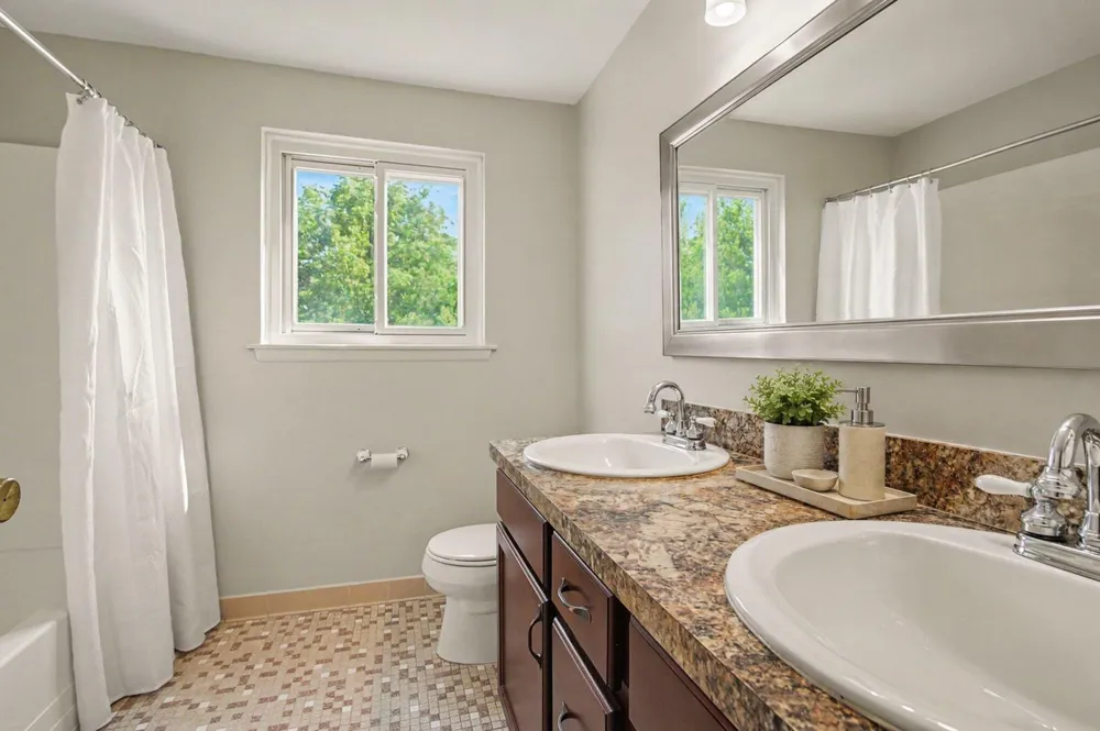 227 Sheffield Drive Saline, MI 48176