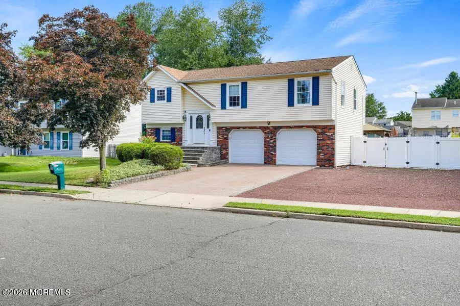 16 Starlight Road Howell, NJ 07731
