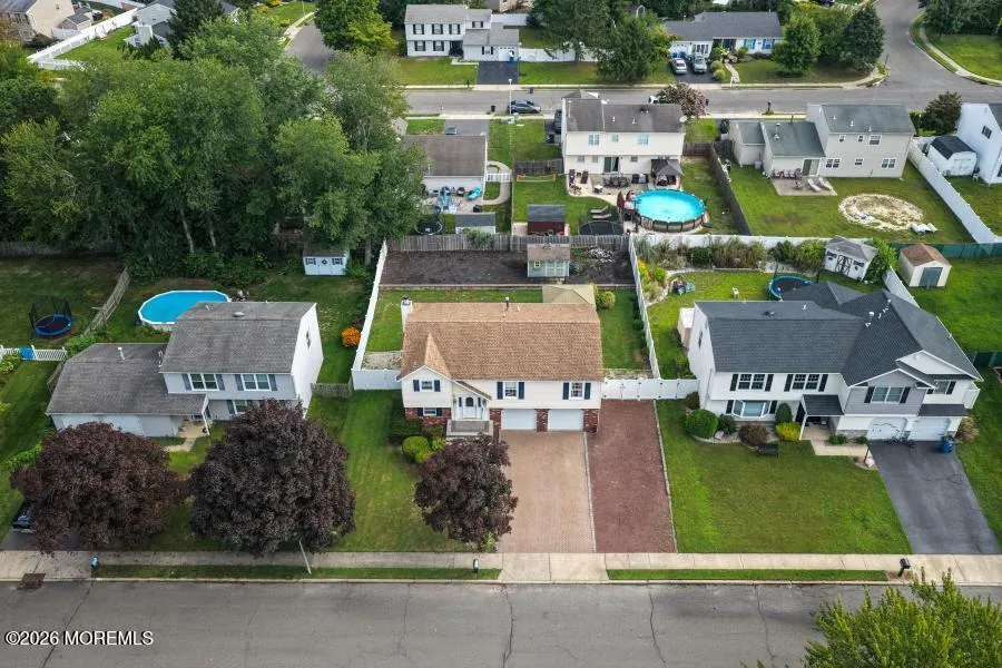 16 Starlight Road Howell, NJ 07731