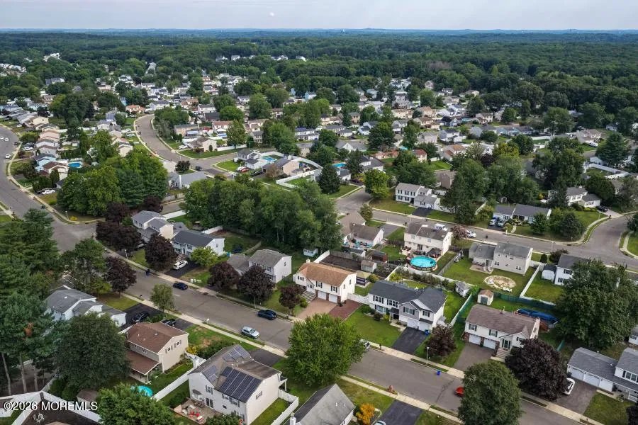 16 Starlight Road Howell, NJ 07731