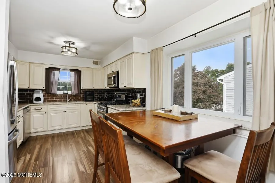 16 Starlight Road Howell, NJ 07731