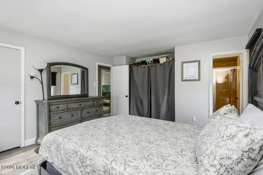 16 Starlight Road Howell, NJ 07731