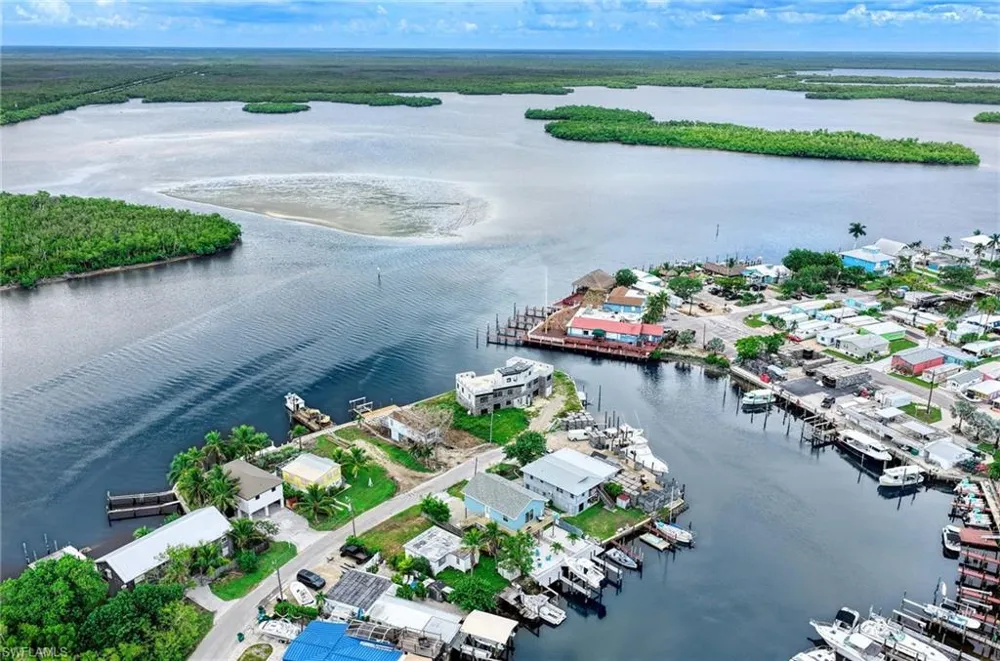 246 Harbor Place Other, FL 34140