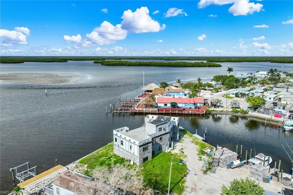 246 Harbor Place Other, FL 34140