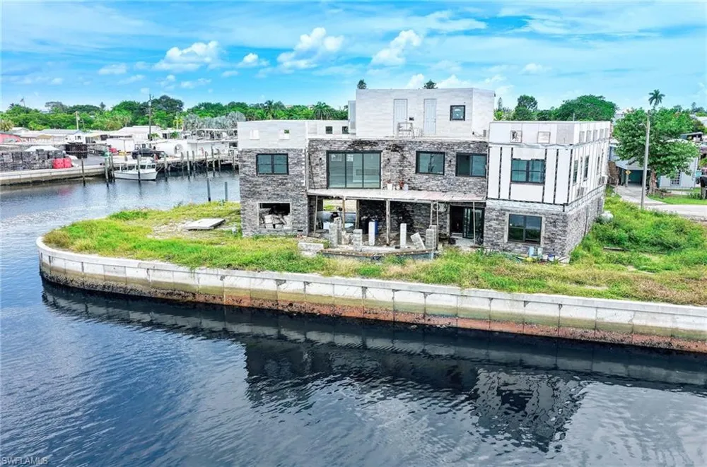 246 Harbor Place Other, FL 34140