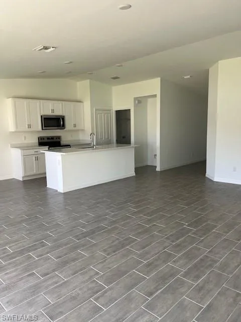 1425 SW 13th Terrace Cape Coral, FL 33991