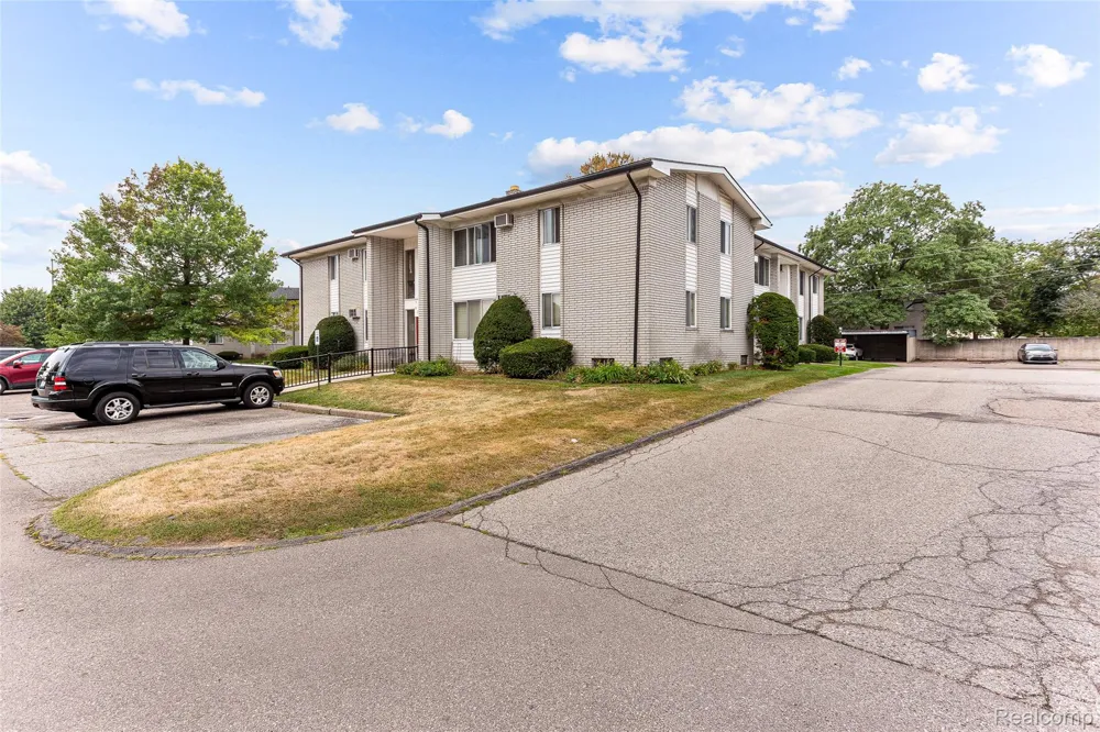 26780 Joy Road Redford Charter Township, MI 48239