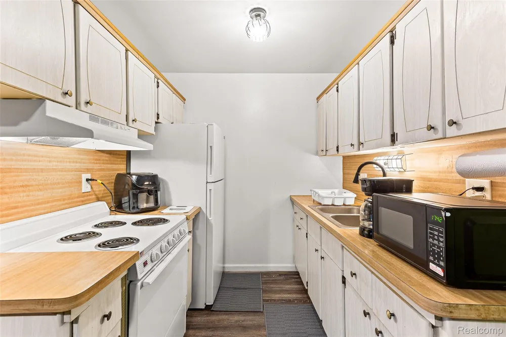 26780 Joy Road Redford Charter Township, MI 48239