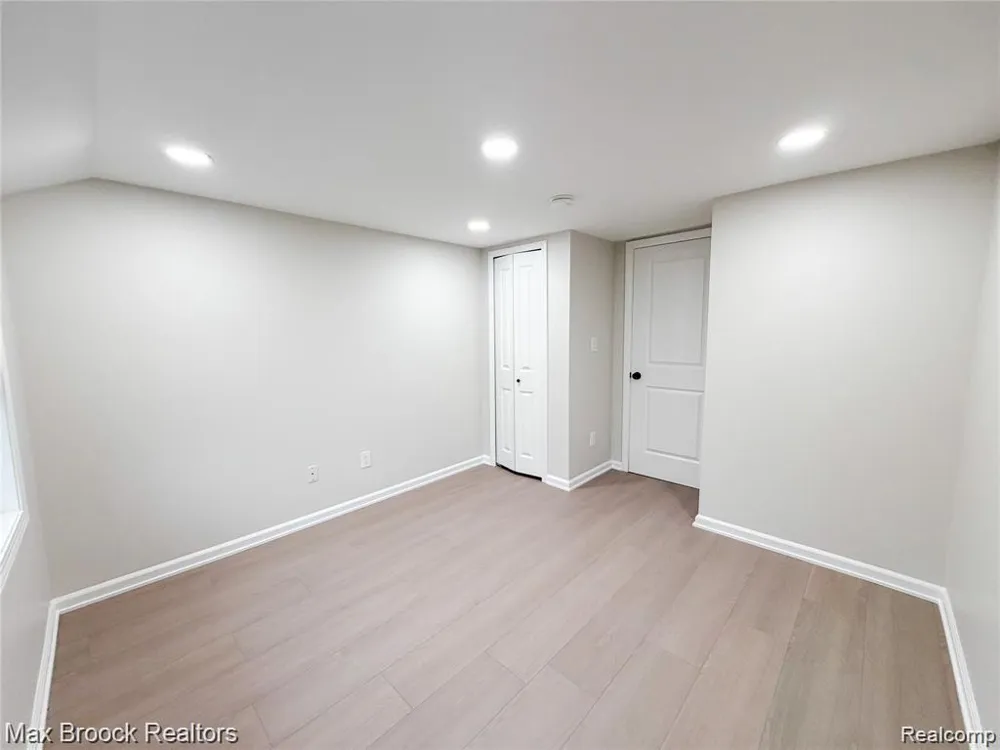 631 Humphrey Avenue Birmingham City, MI 48009