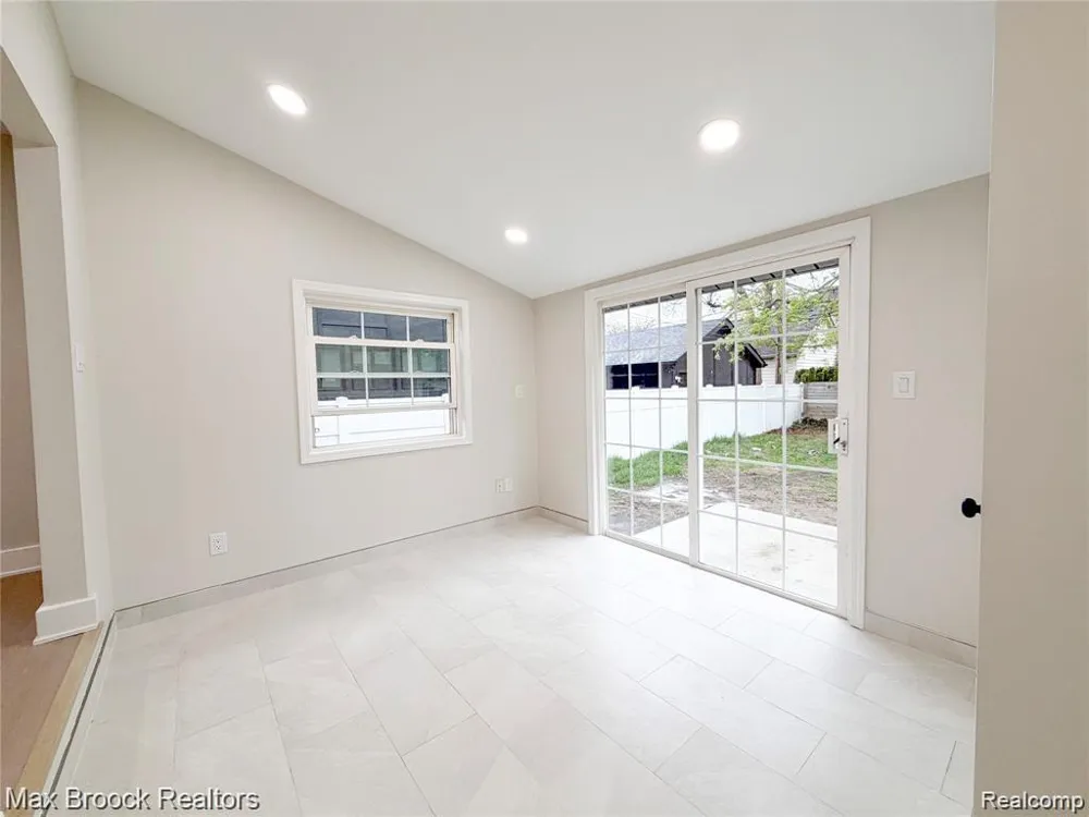 631 Humphrey Avenue Birmingham City, MI 48009