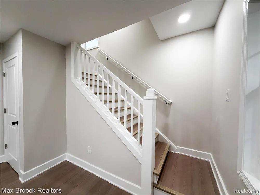 631 Humphrey Avenue Birmingham City, MI 48009
