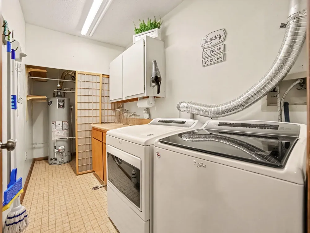 692 Pineway Drive Norton Shores City, MI 49441
