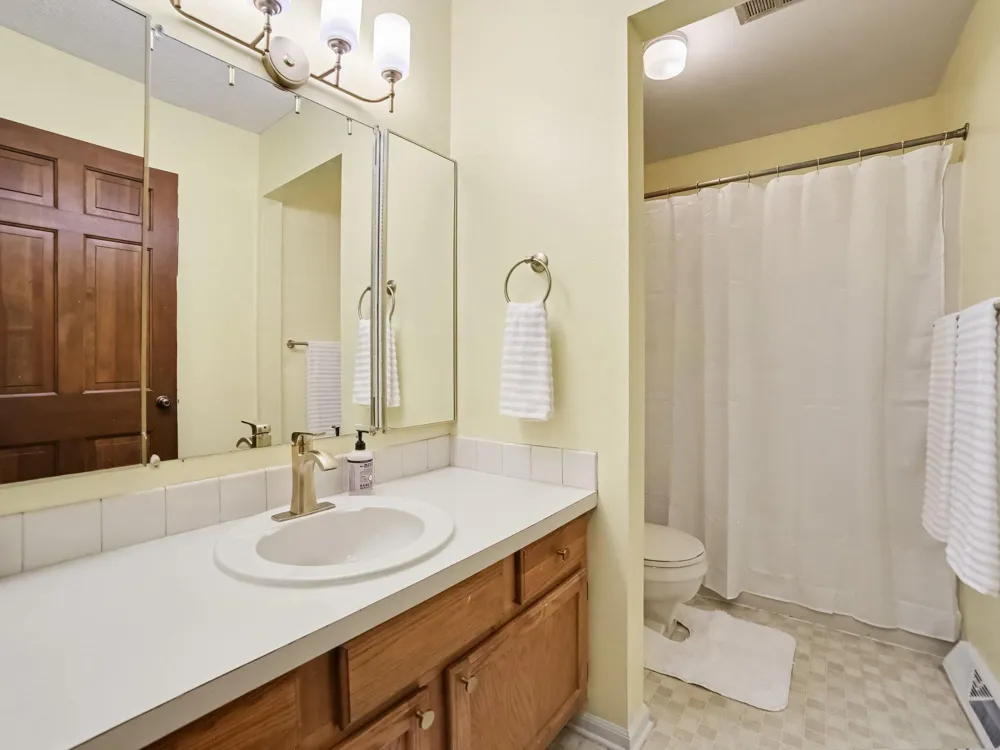 692 Pineway Drive Norton Shores City, MI 49441