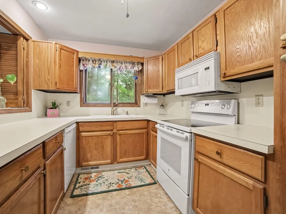 692 Pineway Drive Norton Shores City, MI 49441