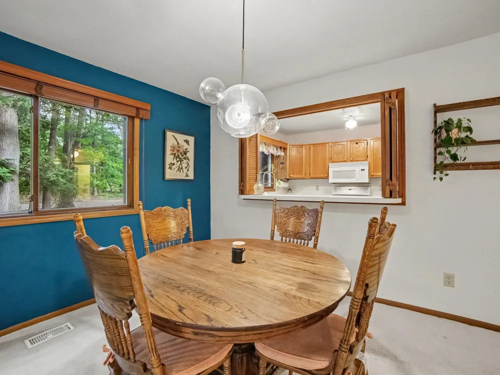 692 Pineway Drive Norton Shores City, MI 49441