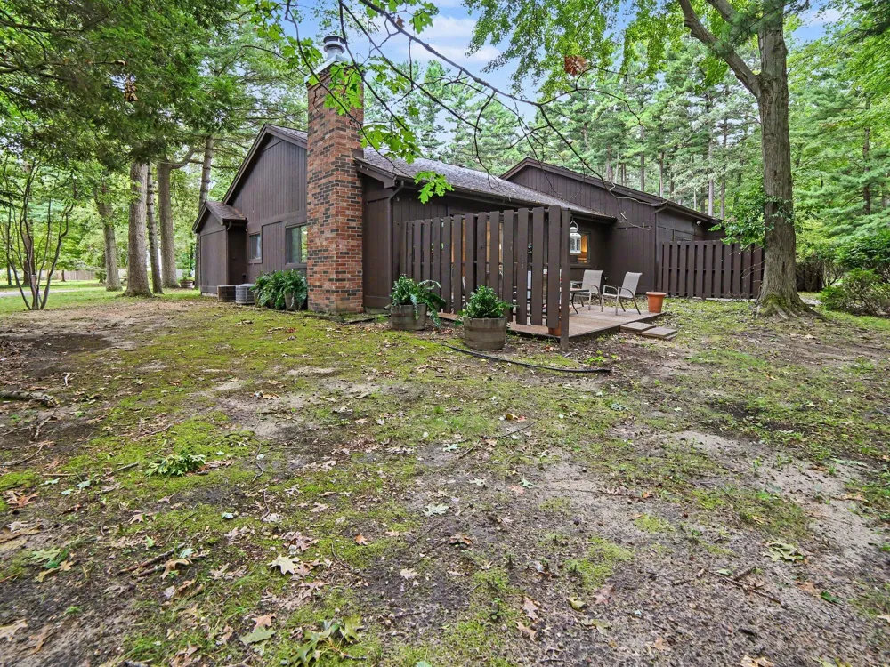 692 Pineway Drive Norton Shores City, MI 49441