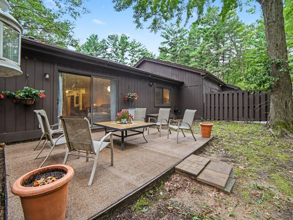 692 Pineway Drive Norton Shores City, MI 49441