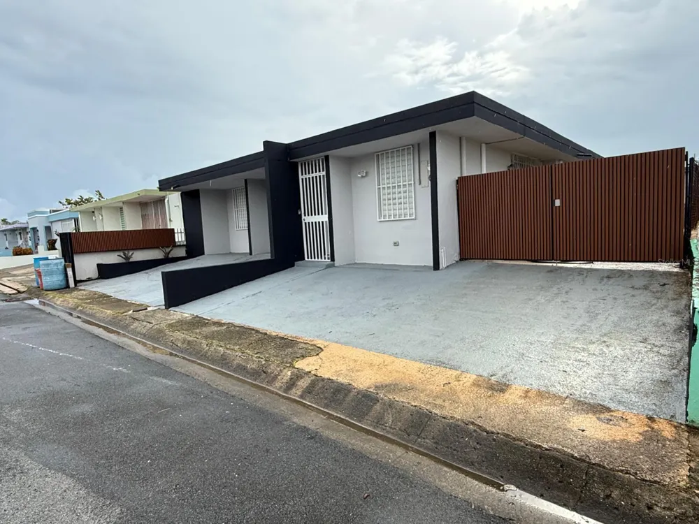 VILLA CAROLINA CALLE 102 #106-19 Carolina, PR 00985