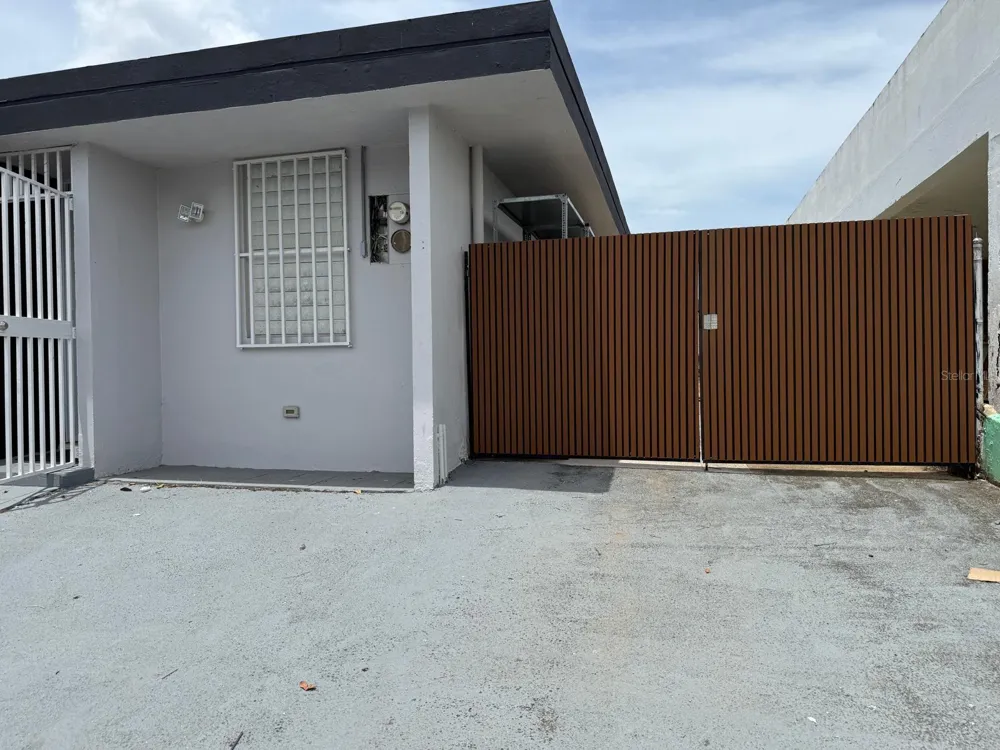 VILLA CAROLINA CALLE 102 #106-19 Carolina, PR 00985