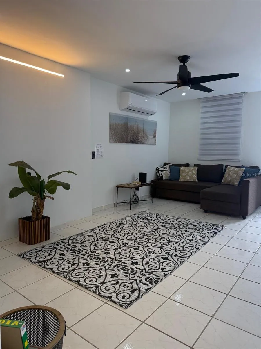 VILLA CAROLINA CALLE 102 #106-19 Carolina, PR 00985