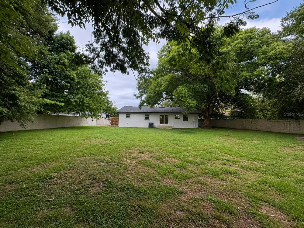 2310 W LISA COURT Sanford, FL 32771