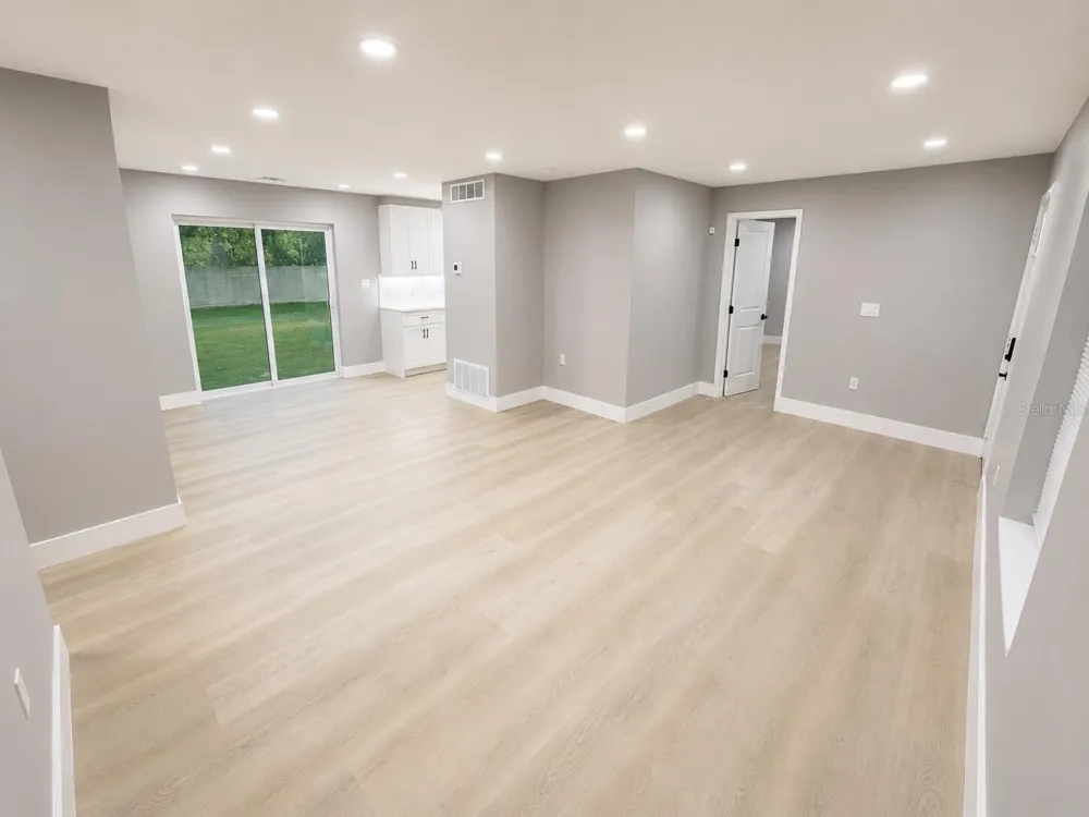 2310 W LISA COURT Sanford, FL 32771