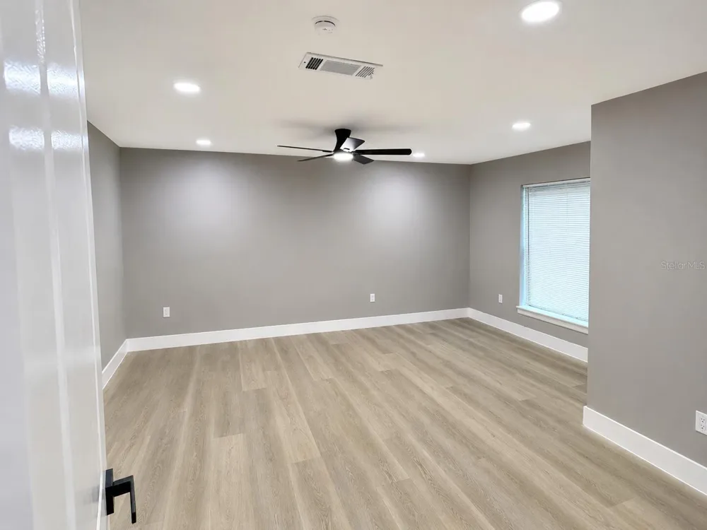 2310 W LISA COURT Sanford, FL 32771