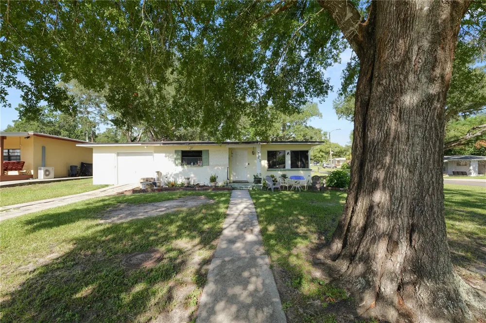 621 HILLSIDE DRIVE Lakeland, FL 33803