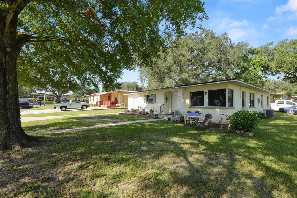 621 HILLSIDE DRIVE Lakeland, FL 33803