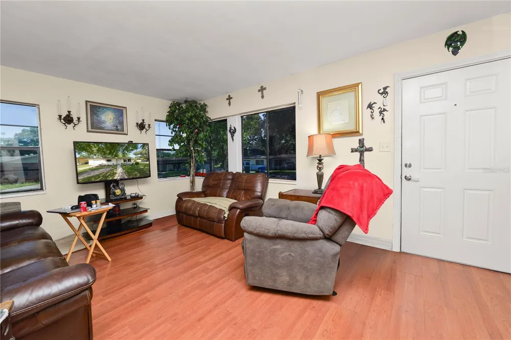 621 HILLSIDE DRIVE Lakeland, FL 33803