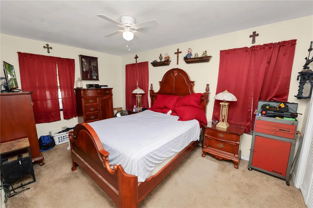 621 HILLSIDE DRIVE Lakeland, FL 33803